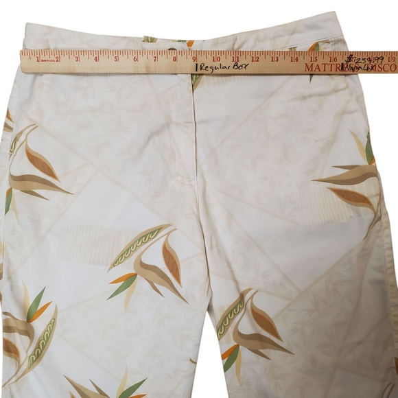 Banana Bay Cream and Tan Bermuda Shorts. Women's LG - Picture 8 of 10
